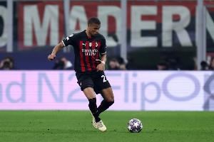 记者：佳夫将于今晚飞往纽卡斯尔，明天上午接受纽卡体检