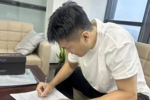 与贝帅重聚！媒体人：黄荣奇与南京同曦签下的是一年C类合同