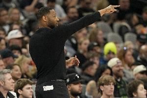 鹈鹕主帅谈先发中锋：谁拼得最凶&开局就能建立优势这是标准