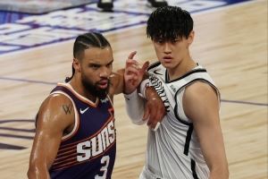 京媒：曾凡博两场比赛未能得分 以双向合同留在NBA的前景并不乐观