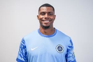 11场10球2助攻，韦斯利刷新新鹏城球员中超单赛季参与进球数纪录