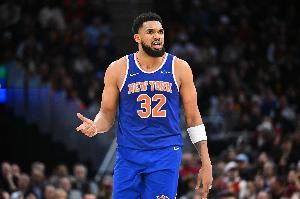 三分很铁！唐斯14投6中&三分8中2得到15分18板2助2帽