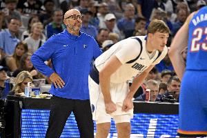 基德:拉塞尔的得分能力能为队友创造空间 也能帮助弗拉格