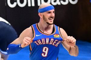 张佳玮:多特开场给哈登空间 卡鲁索示范雷霆全队有样学样锁左脚