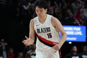 杨瀚森:打球要做的第一件事就是自信 畏首畏尾是打不好的